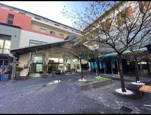 26M² RETAIL TO LET IN DE WATERKANT